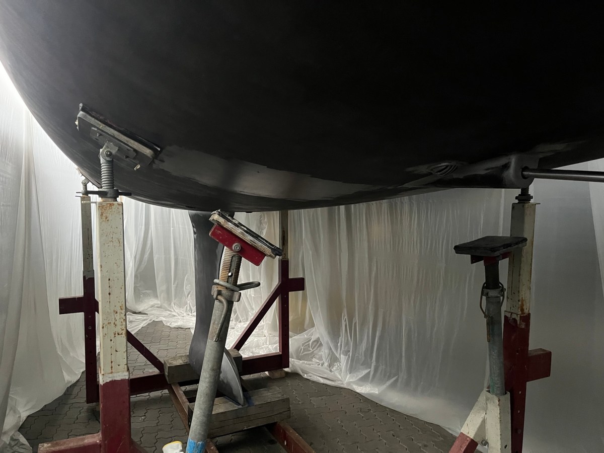 Unterwasserschiff schleifen